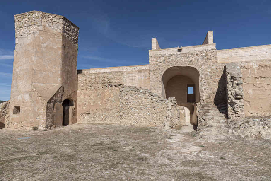 Zaragoza - Calatayud 73 - castillo Mayor o de Ayyûb.jpg